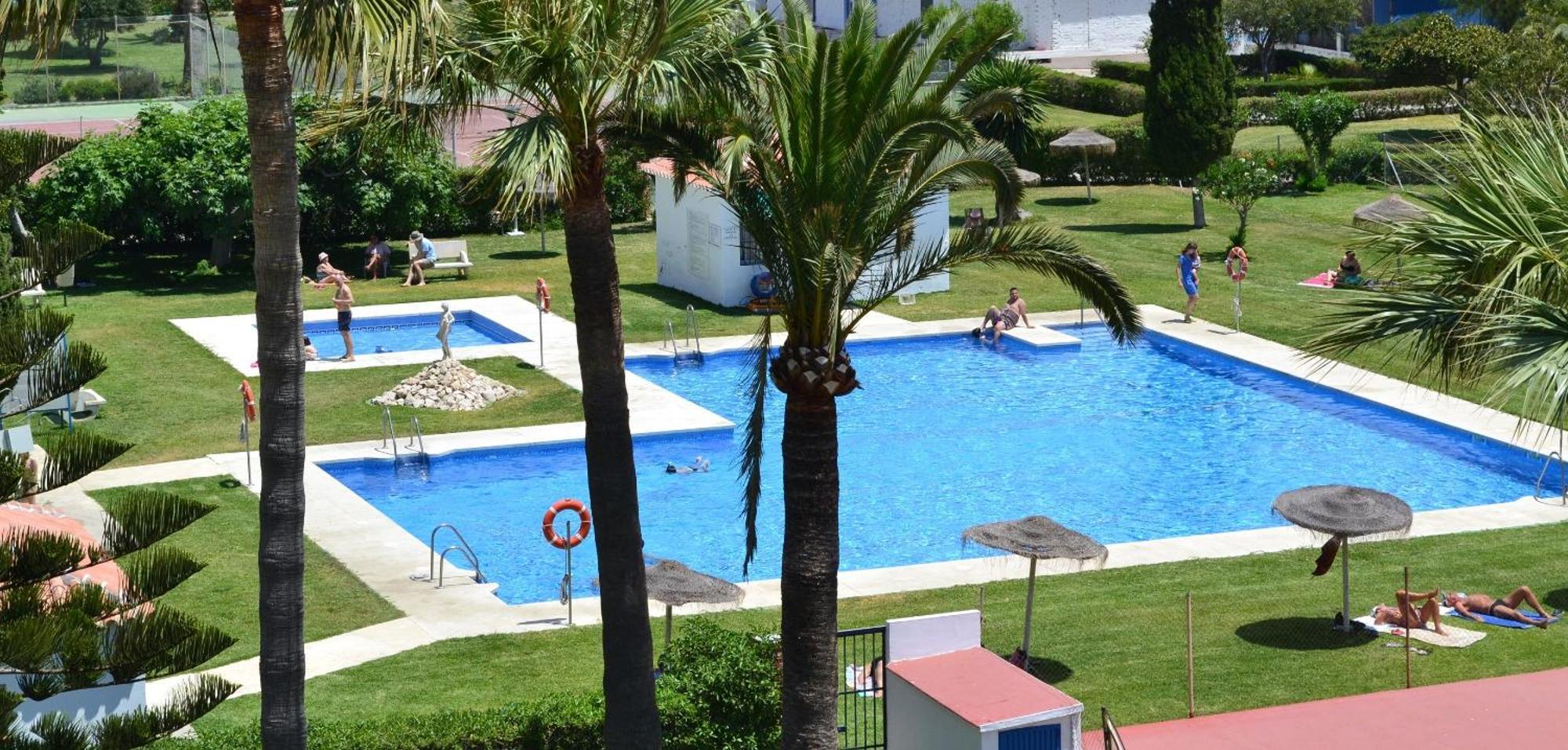 Spacious 1 Bedroom Apartment, Beach Front, Torrox Costa Dış mekan fotoğraf